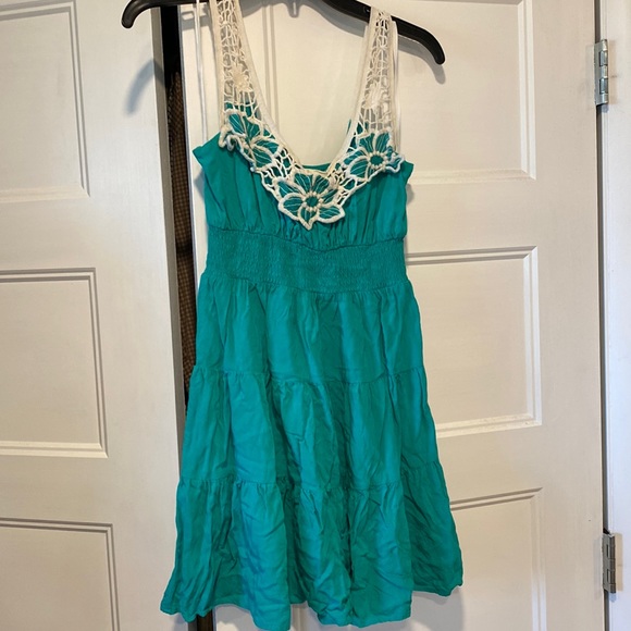 Green mini dress with macrame straps - Picture 1 of 6